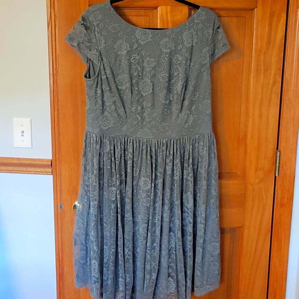 Gray lace dress 2XL NWOT
